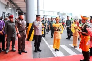 Kapolda Sumut Sambut Kedatangan Pangdam Baru Mayjen TNI Mochammad Hasan