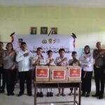 Polres Langkat Peduli Literasi, Bagikan Buku ke sekolah di Kec Hinai