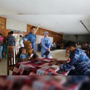 Kegiatan bakti sosial (Pengobatan masal) dalam rangka HUT TNI Ke-78