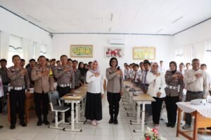 Tumbuhkan Kesadaran Keselamatan Berlalu Lintas di Kalangan Pelajar: Polres Pesawaran Gelar Program Police Goes To School