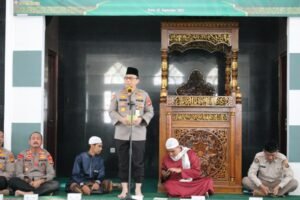 Polda Sumsel  Menggelar Kegiatan Peringatan Maulid Nabi Muhammad SAW 1445 H/2023 M Di Masjid Assaadah Mapolda Sumsel