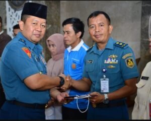 TNI AL SALURKAN ZAKAT DAN INFAQ PERIODE I DI MABESAL