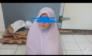 Ibu Ini Mencuri Telor Untuk Makan  Ke Tiga  Anaknya Yang Kelaparan, Kapolsek Pondok Aren Langsung Kirim Sembako