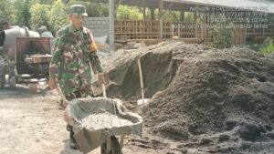Dukung Pembangunan Di Wilayah Binaannya Babinsa Koramil Doko Gelar Kerja Bakti Bersama