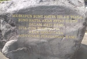 Renungan & Doa Bersama Forum Negarawan Di Pemakaman Bung Hatta