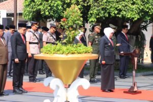 Wakapolres Blitar Kota Hadiri Ziarah Makam Bung Karno Di Blitar Jelang Hari Jadi Jatim Ke-78 Bersama Gubernur Khofifah