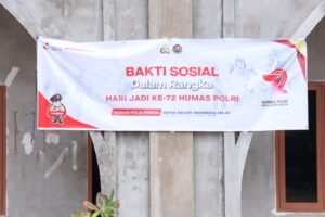 Dalam Rangka Menyambut Hari Ulang Tahun Humas Polri yang ke-72, Melakukan Kegiatan Penanaman Pohon Di Sekitaran Pondok Pesantren Tahfidz Nurul Quran Yang Berada Di Perbatasan Kabupaten Ogan Ilir Jalan Sriwijaya Raya