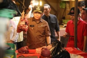 Turun Langsung Ke Pasar, Pj Gubernur Sumsel Agus Fatoni Minta Bupati/Walikota Gelar Pasar Murah