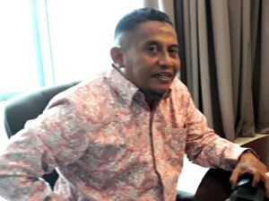 UNSUR-UNSUR PENIPUAN DALAM PASAL 378 KUHP DIKAITKAN DENGAN JUAL BELI TANAH.