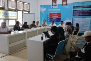 Buntut Kisruh Di SMPN 2 Batusangkar Dan SDN 20 Baringin. Komite Dan Wali Murid Datangi DPRD