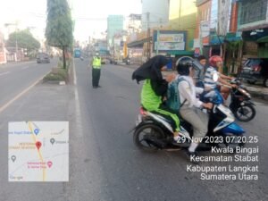 Untuk Kelancaran Lalulintas Pada Jam Padat Di Persimpangan Jalan, Sat Lantas Polres Langkat Melakukan Gatur Dan Dakgar Tilang.