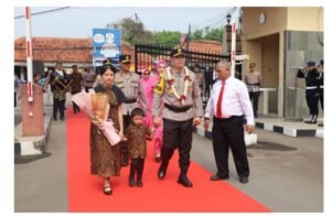 Jabat Kapolda Banten,Irjen Pol Abdul Karim Disambut Meriah Oleh Seluruh Personel Banten