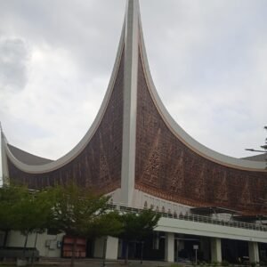 Safari Dakwah Ustadz Syafiq Bassalamah Di Masjid Raya Sumbar