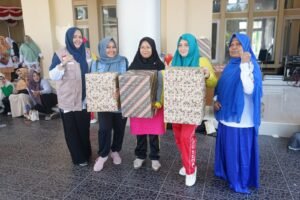 TP-PKK Kabupaten Nagan Raya Menggelar Donor Darah dan Pameran UMKM Dalam Rangka Memeriahkan Hari Ibu ke 95