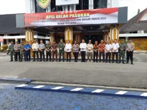 Apel Gelar Pasukan Kesiapsiagaan Penanggulan Bencana Banjir di Halaman Kantor Pemda Kabupaten Barito Utara