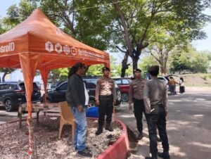 Memasuki Libur Nataru Personil Ops Lilin Krakatau 2023 Lakukan Pengamanan Objek Wisata Di Pantai