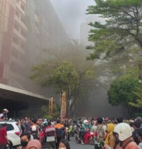 Kebakaran Gedung Blok M Square Lantai 1 Jalan Melawai kecamatan Kebayoran Baru