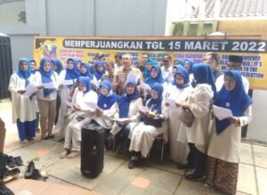 Pembacaan Maklumat Bersama Menutup Acara Evaluasi Akhir Tahun Aspirasi Indonesia