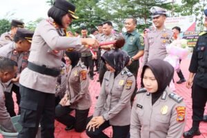 Sebanyak 43 Personil Mendapat Kenaikan Pangkat, Polres Pesawaran Gelar Upacara Korp Raport