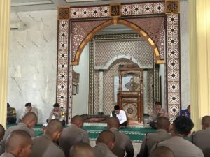 Polresta Cirebon Gelar Binrohtal Di Masjid Syarif Hidayatullah Aspol Kaliwadas