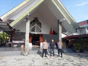 Polresta Cirebon Amankan Kebaktian Ibadah Gereja-gereja di Kabupaten Cirebon