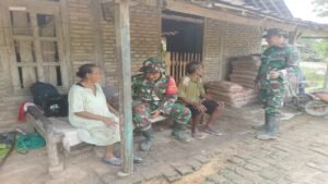 Aplikasikan Komsos, Serka Dwijo Dekatkan Hubungannya Dengan Warga Di Wilayah TMMD Ke-119