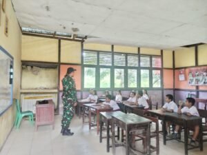 Utamakan Pendidikan, Satgas Pamtas RI-MLY Yonarmed 16/TK Menjadi Gadik di Perbatasan