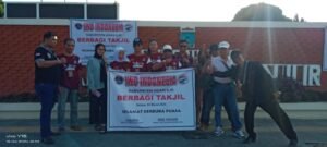 Ikatan wartawan online Indonesia Kabupaten Ogan Ilir Berbagi takjil