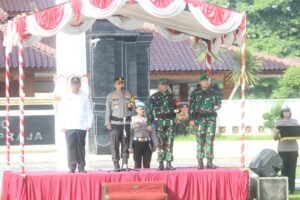 Hadiri Apel Gelar Pasukan Operasi Kepolisian Terpusat “Ketupat Semeru 2024”, Ini Pesan Dandim 0808/Blitar