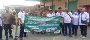 DPD IWOI Kediri Raya Bagikan Ratusan Takjil Gratis