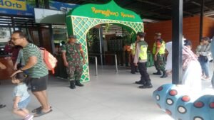 Pastikan Libur Lebaran Aman, Anggota Kodim 0808/Blitar Gelar Patroli Gabungan