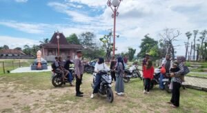 Satbinmas Polres Tulang Bawang Berikan Imbauan Kamtibmas Kepada Pengunjung di Dua Lokasi Rekreasi Pada H+2 Lebaran 2024