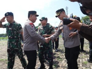 Kapolres Purwakarta Sambut Kedatangan Kapolri Di Pos Cikopo