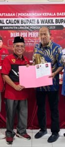 Mengangkat Batang Terendam Antarkan Ondim Daftar ke Partai Golkar dan PDIP Untuk Maju Pilkada Langkat