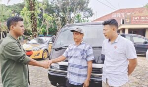 Sat Reskrim Polres Lampung Tengah, Polda Lampung kembalikan 1 unit mobil pick up ke pemiliknya setelah sebelumnya dicuri oleh seorang residivis di Pasar Kelurahan Gunung Sugih Raya Kecamatan Gununh Sugih, Lampung Tengah.