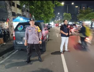 Polsek Metro Tamansari Gelar Strong Point di Jam Pulang Kerja, Antisipasi Gangguan Kamtibmas Antisipasi Kejahatan Saat Jam Pulang Kerja, Polsek Metro Tamansari Gelar Strong Point