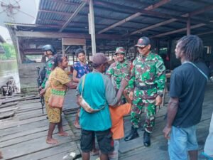 Satgas Yonif 125/SMB Gelar Patroli Simpatik Bersama Polsek Asgon di Kampung Kanami