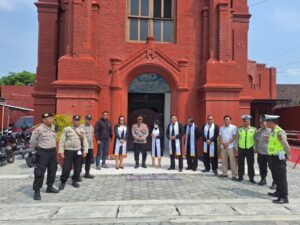 Jamin Keamanan Peringatan Kenaikan Isa Almasih, Kapolres Kediri Kota Patroli Gereja