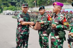 Pangdam Tanjungpura Dampingi Kasum TNI Periksa Kesiapan Operasi Yonif 641/Bru