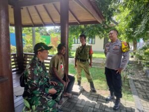 Sambangi Tokoh Masyarakat Babinsa Tipes Selipkan Ajakan dan Himbauan