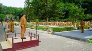 Asisten Administrasi Umum Musti Pimpin Apel Gabungan Pemkab Langkat