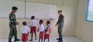 Pacu Kecerdasan Berhitung, Personel Pos Kimam Satgas Yonif 125/SMB Ajari Matematika