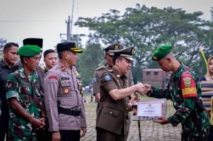 Bhabinkamtibmas dan Babinsa Pekon Podosari Pringsewu Dapat Penghargaan Dari Pemda Pringsewu