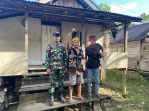 Dimana Bumi di Pijak di Situ Langit Dijunjung, Satgas Pamtas RI-Malaysia Yonarmed 16/TK Laksanakan Acara Adat di Perbatasan