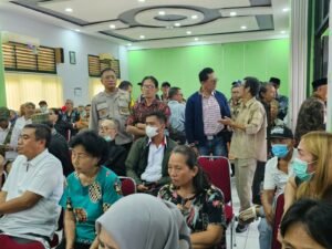 Kanit Reskrim Polsek Johar Baru Bersama Bhabinkamtibmas Menghadiri dan Menyaksikan Pemilihan Dewan Kota Tingkat Kelurahan