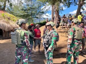 Kepedulian Prajurit Buaya Putih Pos Gome hadiri kedukaan Warga Papua