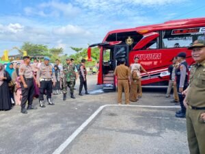 Polres Pringsewu Terjunkan Puluhan Personel Amankan Keberangkatan Jemaah Haji Gelombang Ketiga