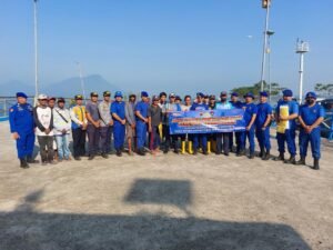 Satpolairud Polres Purwakarta Peringati World Ocean Day 2024 Dengan Membersihkan Sampah Di Waduk Jatiluhur
