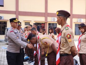 Polres Pringsewu Lepas Keberangkatan Puluhan Pelajar Ikuti Lomba Saka Bhayangkara di Kota Metro