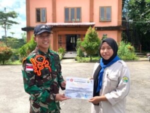 Satgas Pamtas RI-Malaysia Yonarmed 16/TK ajarkan Ilmu Navigasi Darat di Perbatasan